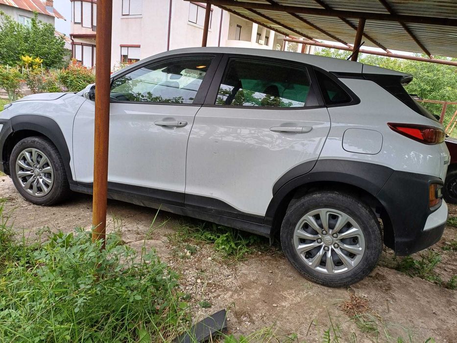 Vand Hyundai Kona 1.0 T-GDI 2020 – avariată – 32.264 km – pentru dezmembrare sau reparație