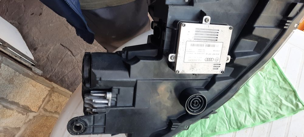 Фар ляв шкода рапид 2017г ксенон.