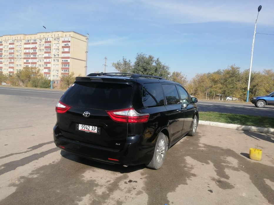 Продам автомобиль Taiota Siena 2015. Объем 3,5 .