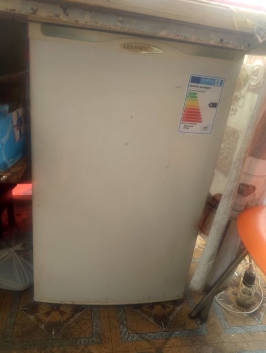 Mini xaladelnik sotiladi srochna xolati yaxshi kichkina j