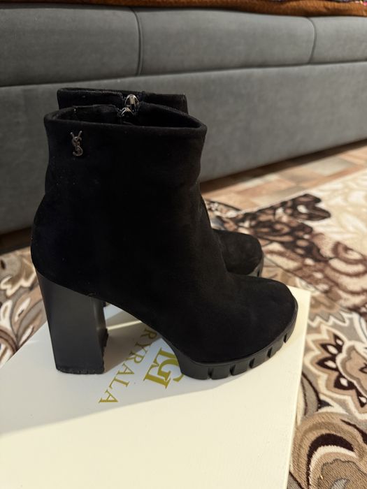 Чёрные женские ботильоны