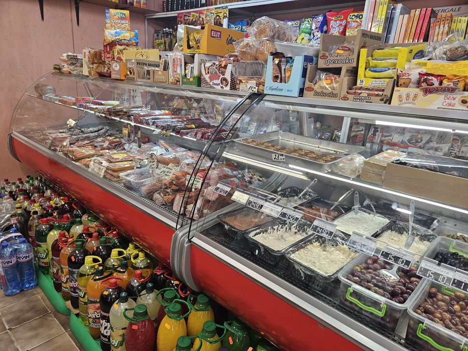 Хладилна витрина