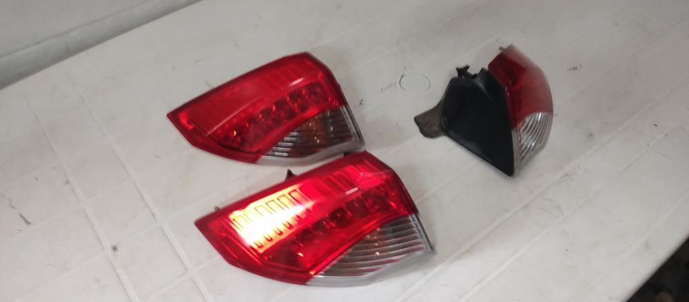 Lampa stânga și dreapta aripi  laguna 3
