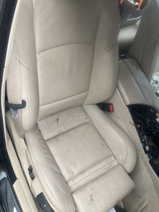 БМВ Ф10. Врати капак броня салон