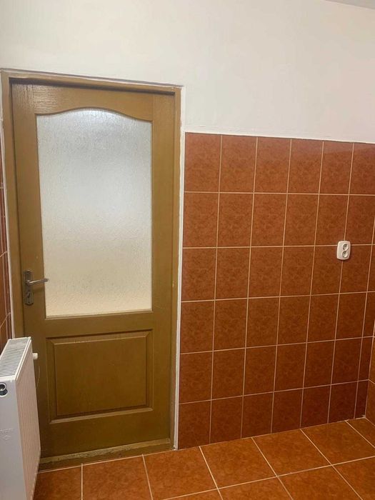 Vând garsonieră în broscarie