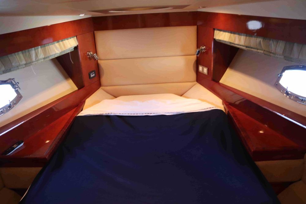 Yacht Majesty 44 – 2009 – De vânzare