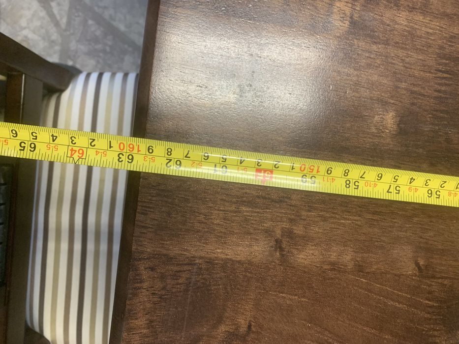 Масивна трапезна маса с 6 стола