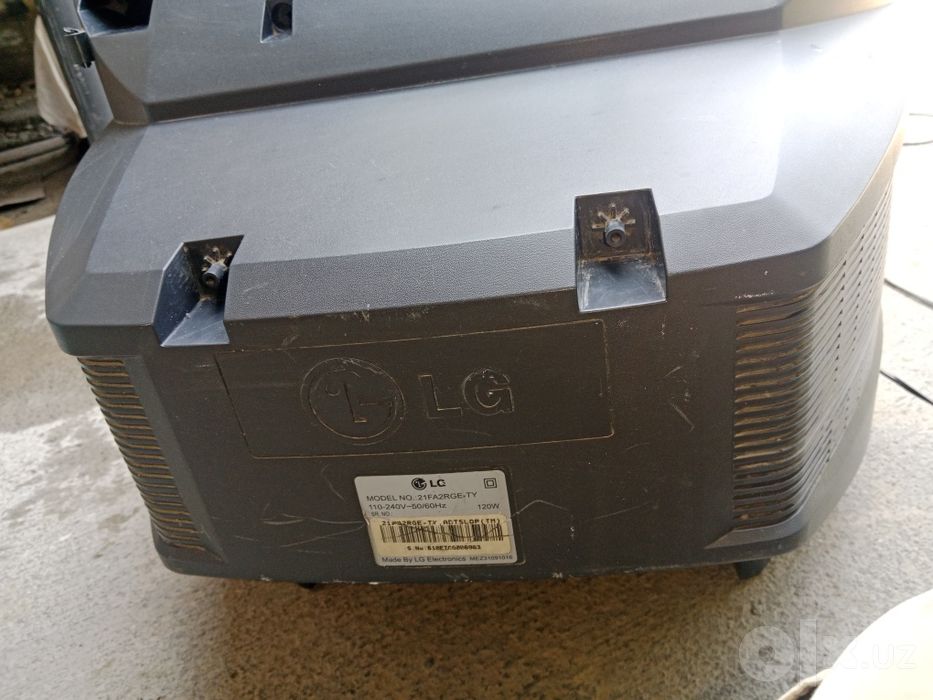 LG televizor rangli tiniq koʻrsatadi.