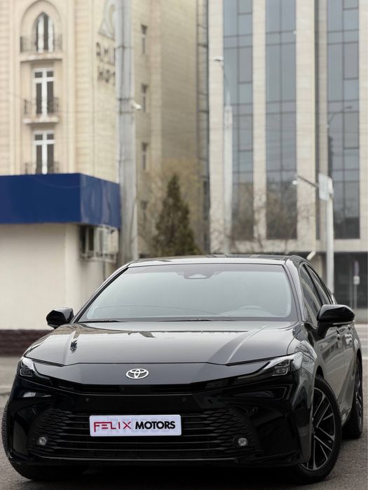 Toyota Camry Hybrid Limited