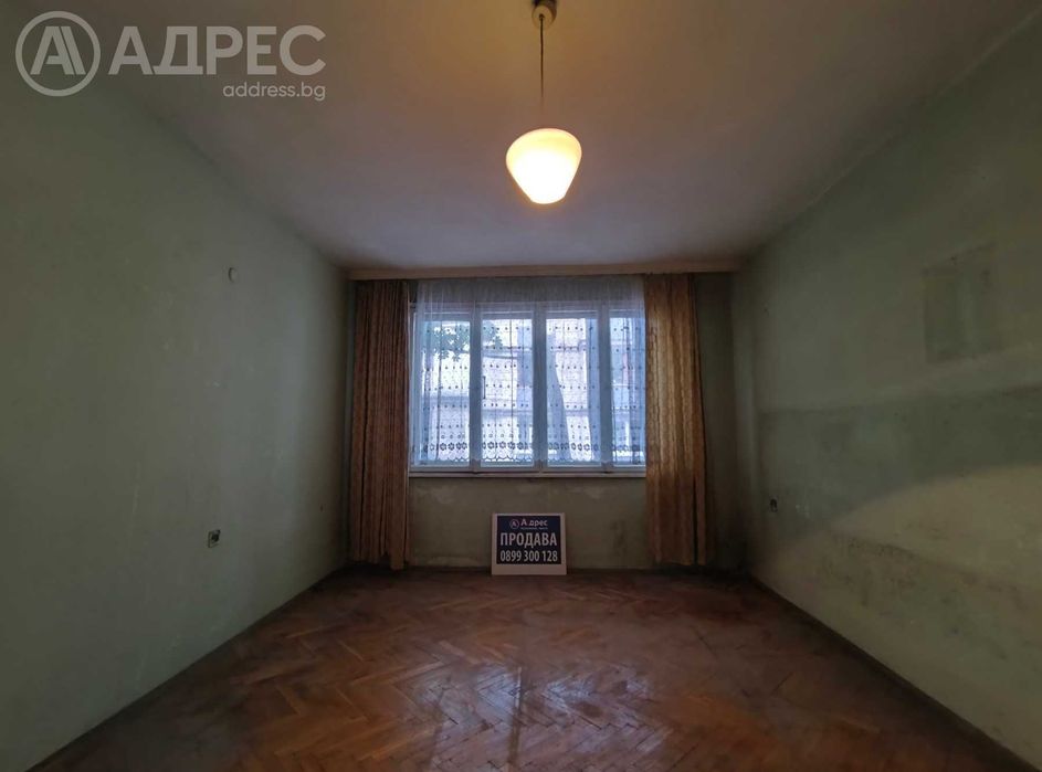Четиристаен апартамент, Широк Център, 123 кв.м., ет. 2/4, тухла, без подобрения