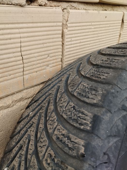 Всесезонни гуми 15"