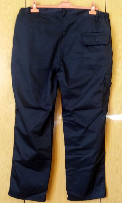 Страхотни , качествени работни панталони със сваляща се подплата Нови.