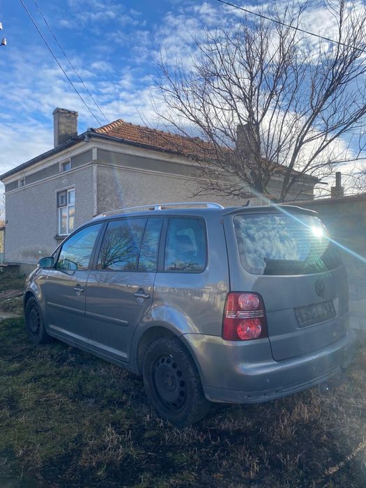 VW Touran на части