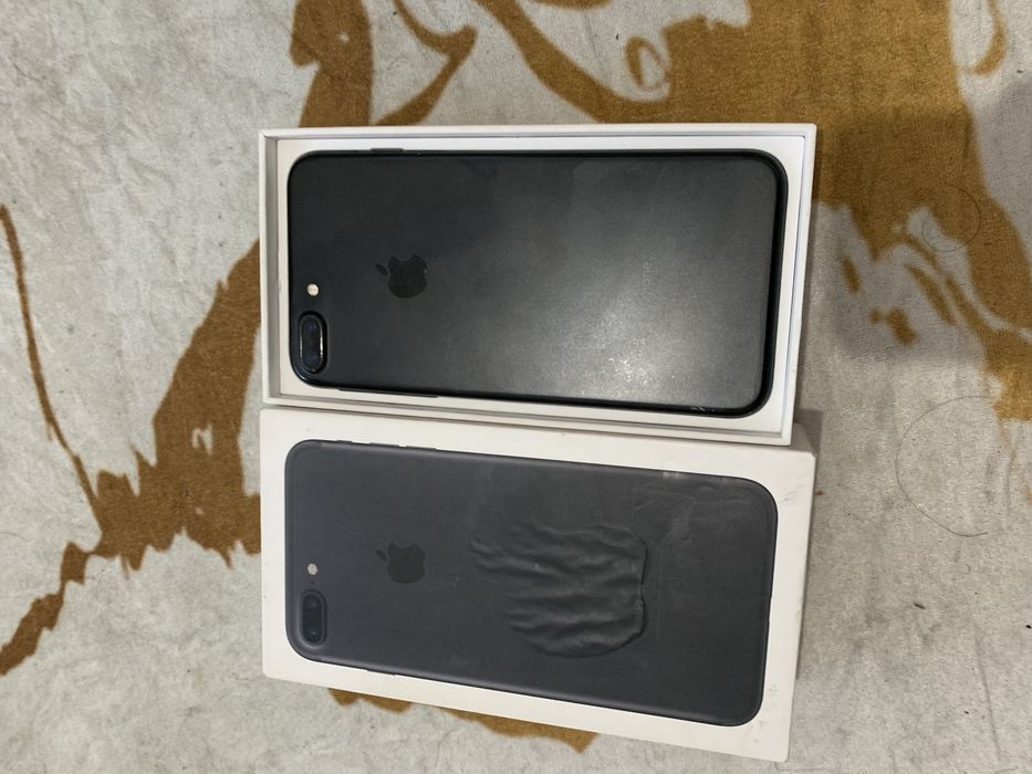 В продаже Айфон 7+