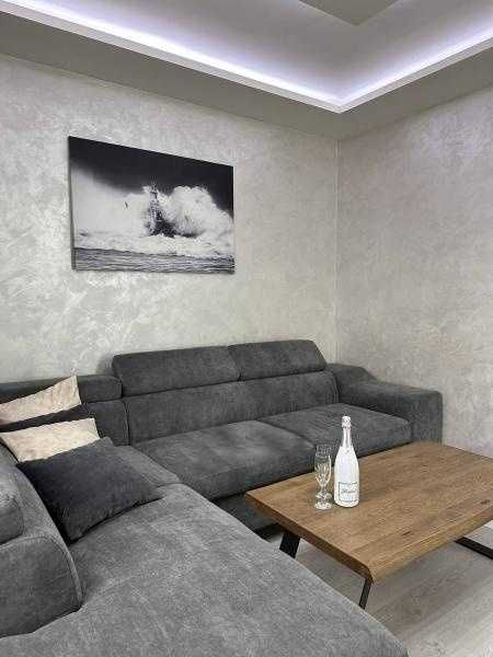 Дава се под наем Двустаен апартамент в Бургас, Център - 55 кв.м за 765 € - Снимка #4