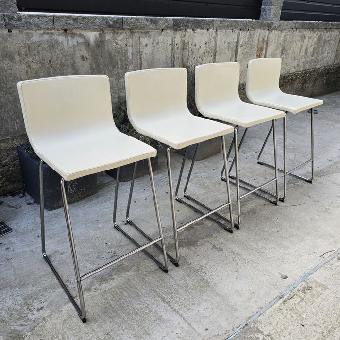 Set 4 scaune înalte moderne pentru bar/bucatarie-stare foarte buna