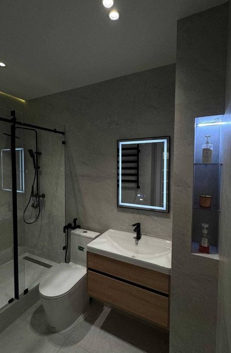 Продаётся квартира 2/12/16 в 
ЖК "Oz Makon"
Мирабадский район 
Ор-р: П