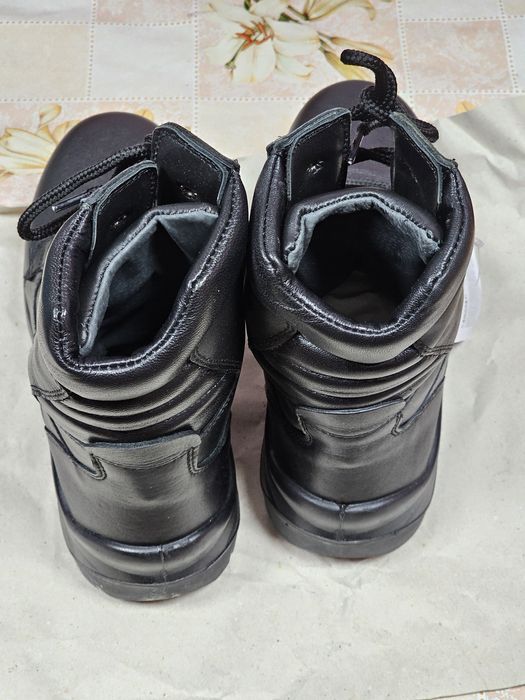 Кожени кубинки водоустойчиви чисто нови 42 номер летни