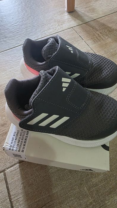 Adidas Fetiță mărime 23 Cloudfoam