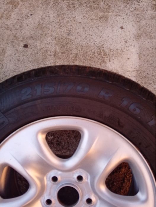 Гуми за джип.