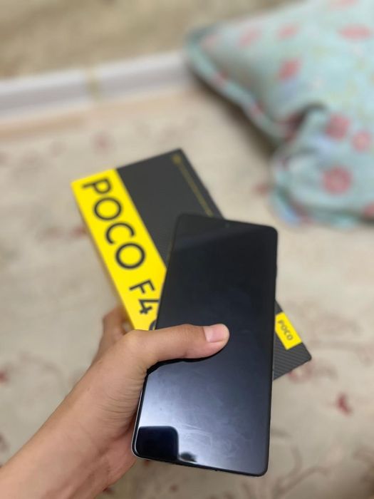 POCO F4 GT 256/20