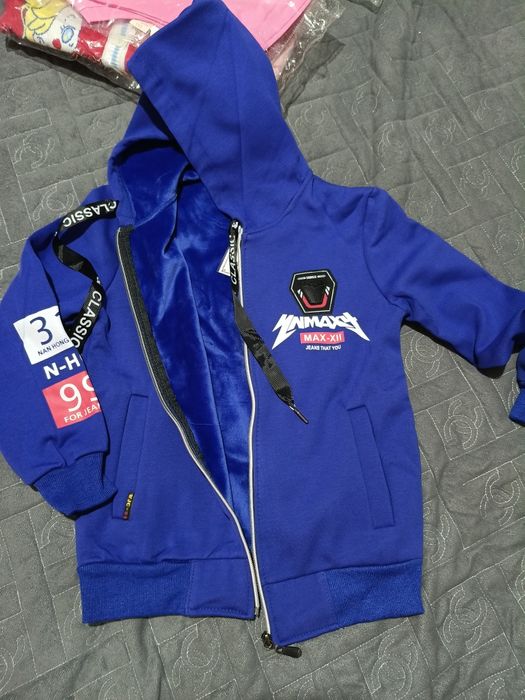 На мальчика спортивные кофты