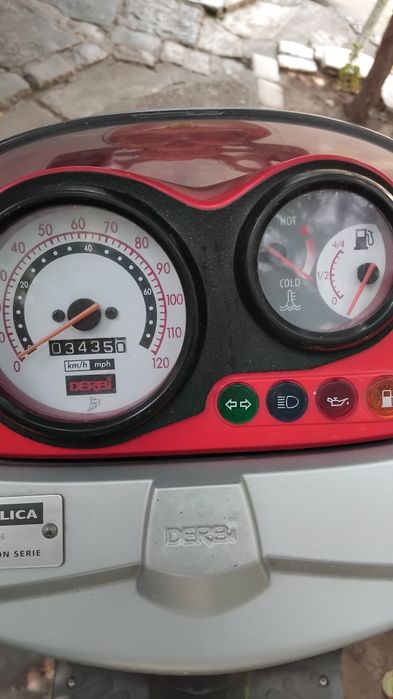 Se vinde motoscuter predator.