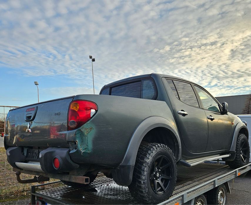 Mitsubishi L200  pickup