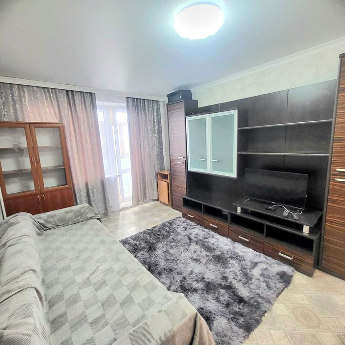 Продам 1 комнатную 8 микрорайон 3 кольцо