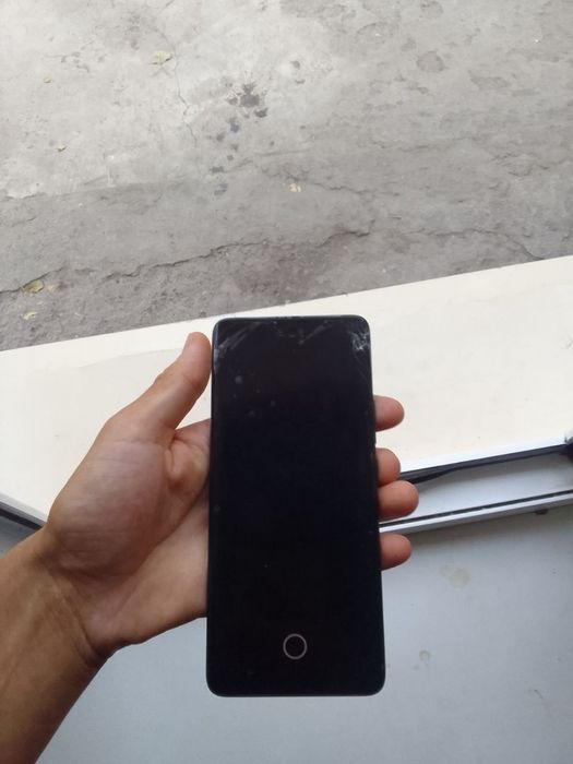 Xiaomi 13 late sotiladi