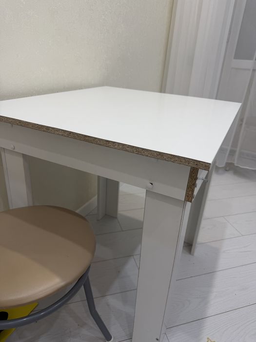 Продам стол за 1000 тг