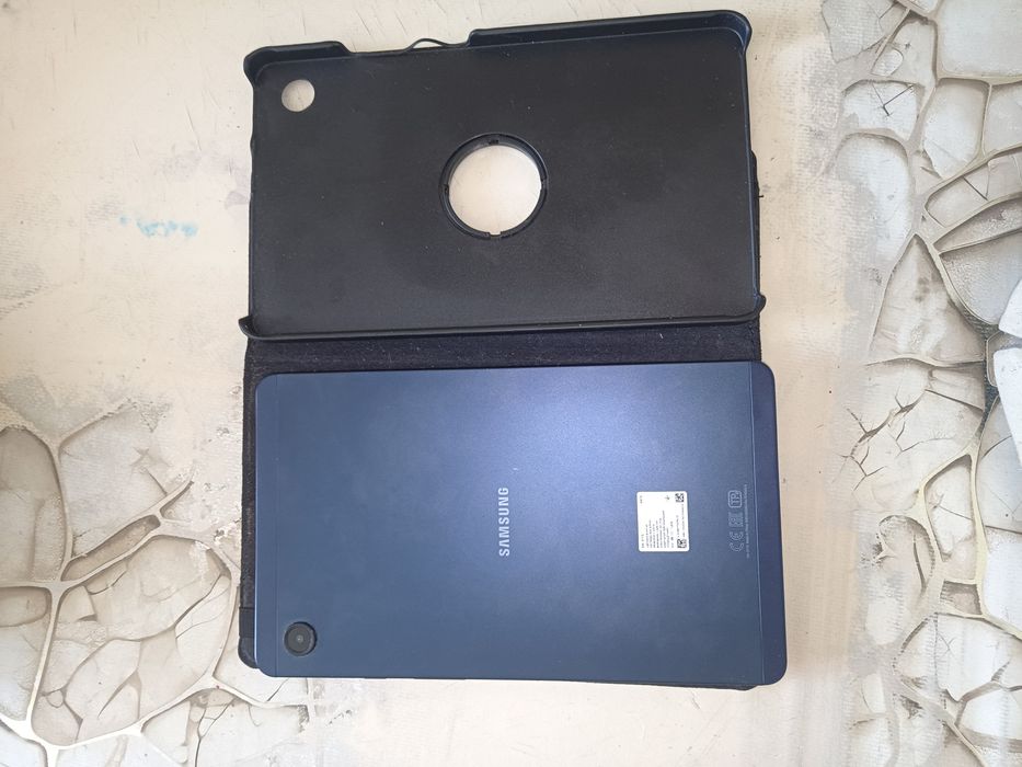 Продаётся планшет Самсунг таб а 9