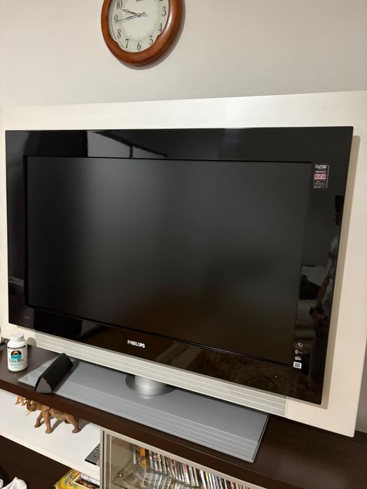 Продаю телевизор Philips Cineos