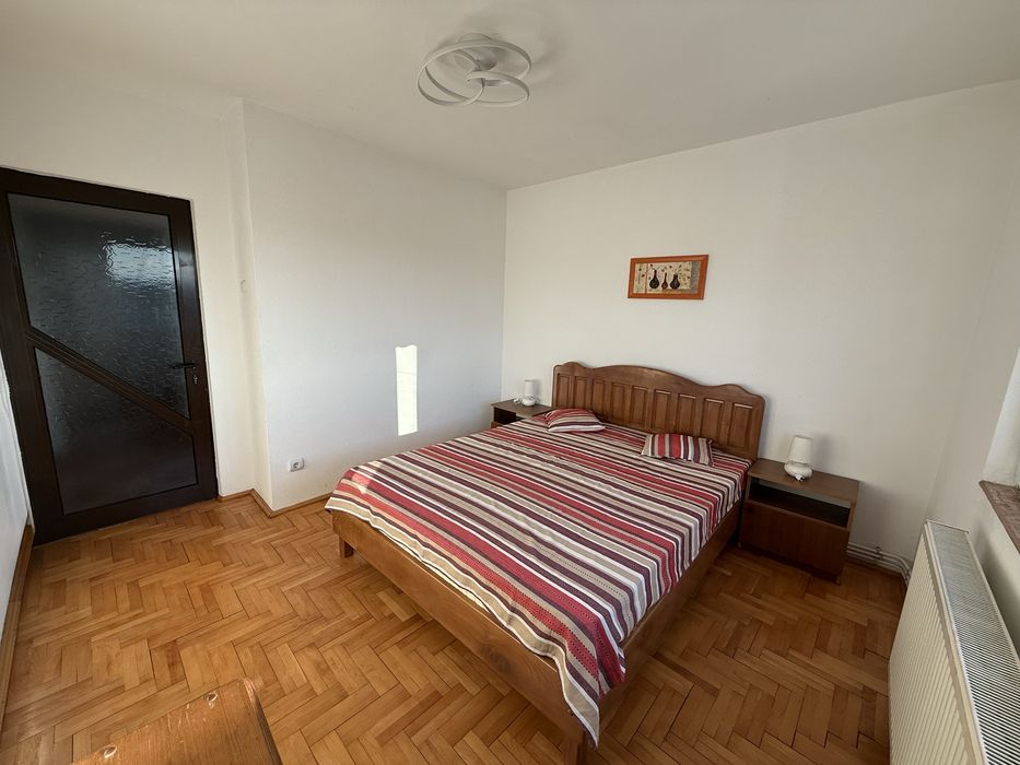 Inchiriez apartament 2 camere decomandat