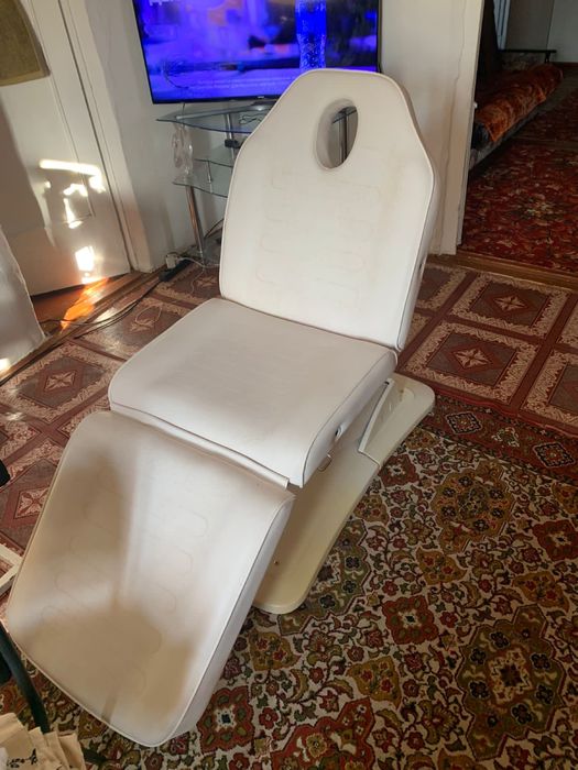 Продаётся массажное кушетка электроный