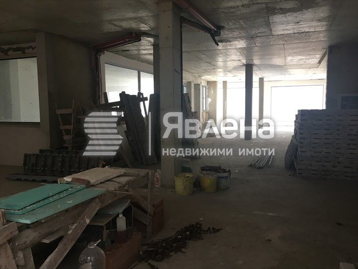 Продава се Магазин в Варна, Бриз - 355 кв.м за 1564 €/кв.м - Снимка #4