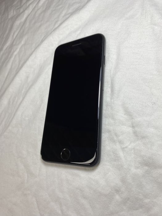 Продажа айфона  SE 2020