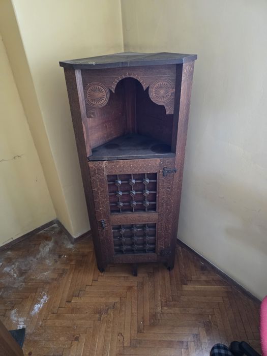 Старинни мебели дървени