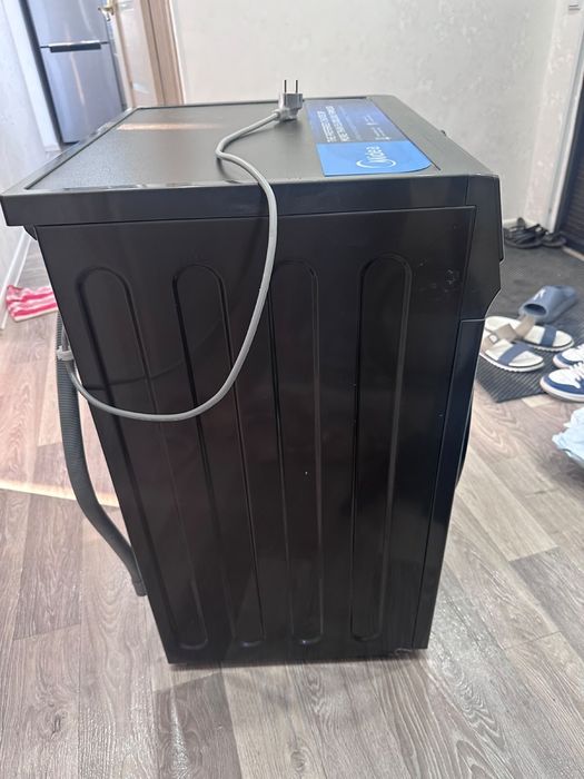 Продам стиральную машину Midea