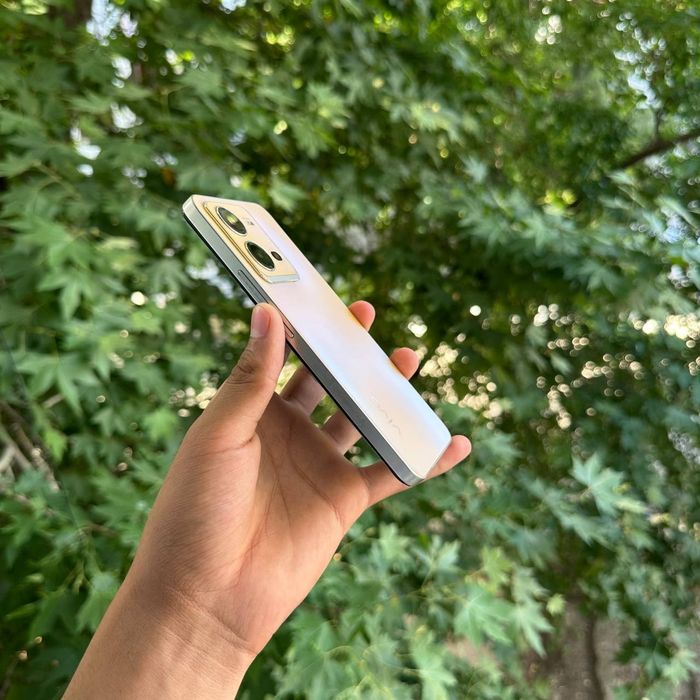 Vivo V25e 128 Gb 8+8 Gb Ram srochni