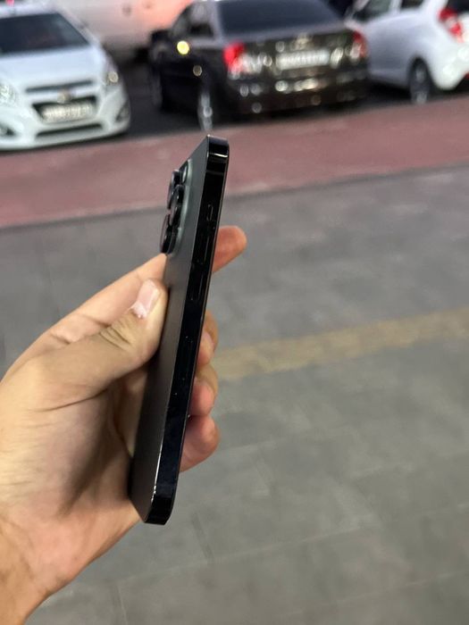 Iphone 14 pro qora rangda