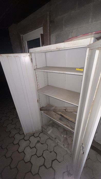 Шкаф металический