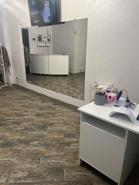 Сдам место мастерам