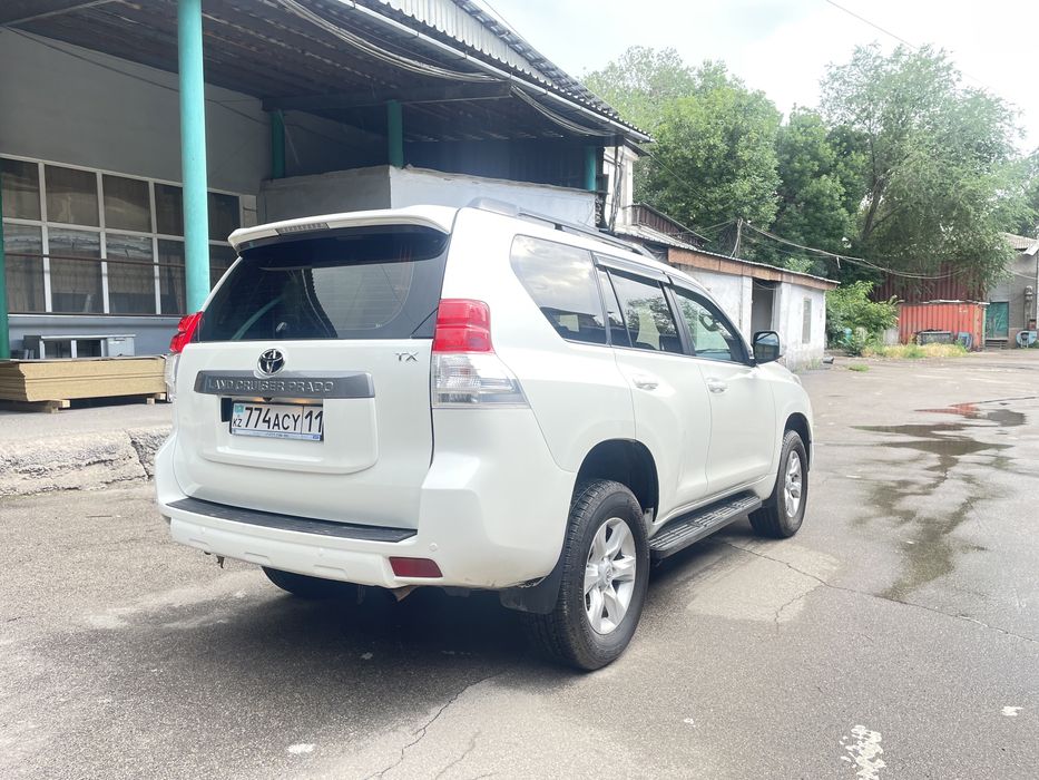 Автомобил Тойота Прадо 150