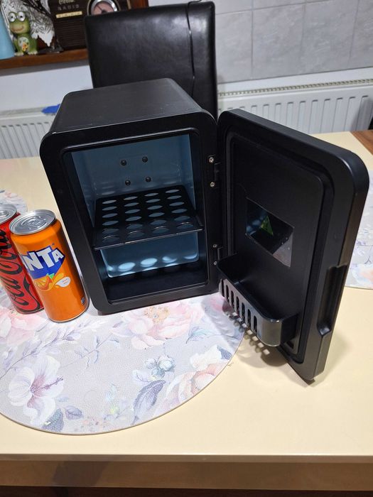 Cooler racitor frigider auto la 12V termoelectric 4 Litri