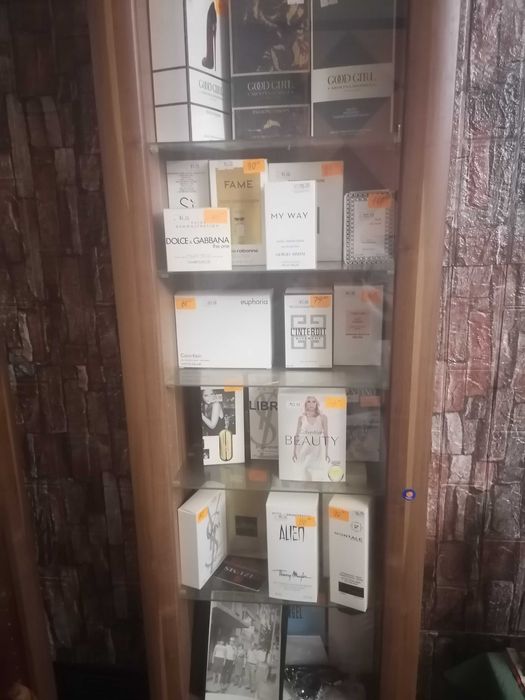 Продавам маркови парфюми.