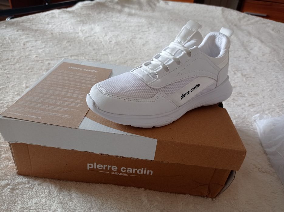 Продам кроссовки