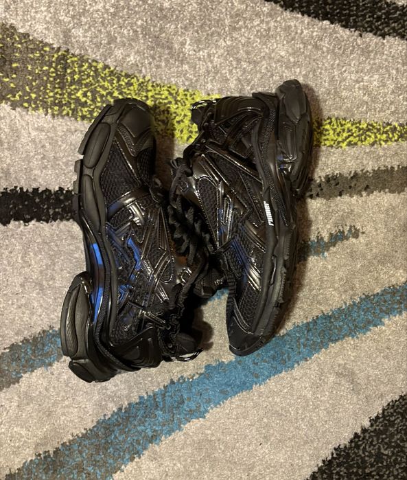 Balenciaga runner black