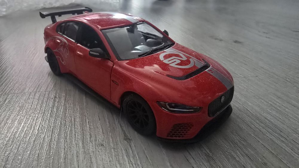 Метална колича Ягуар 1/38