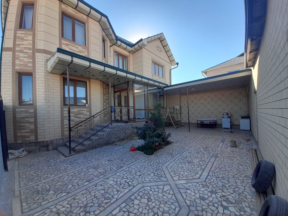 Нөкис 2 этажлы турақ жай, + магазин и чайная